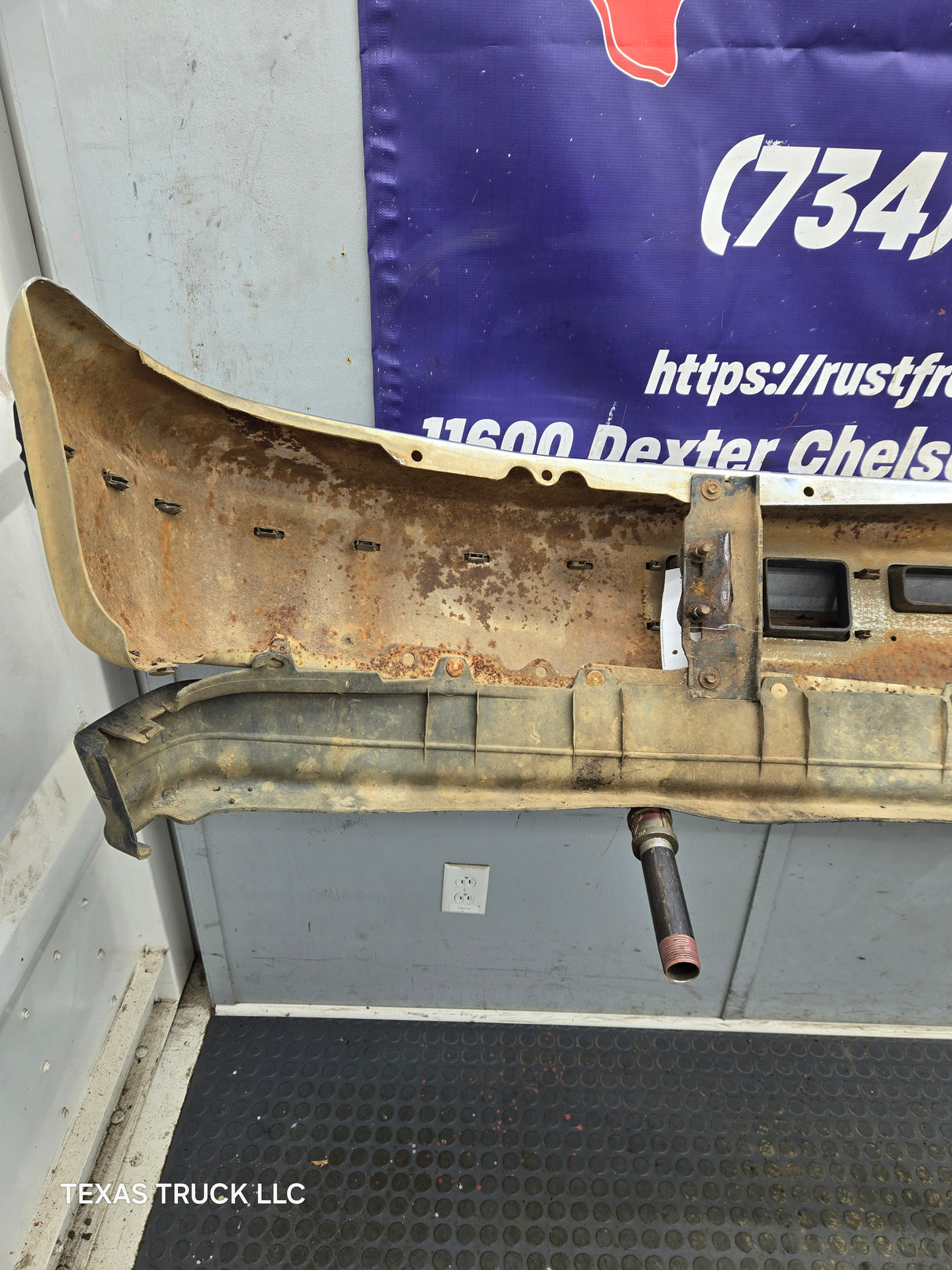 1992-1997 Ford F Series F250 F350 F450 F550 Front Bumper