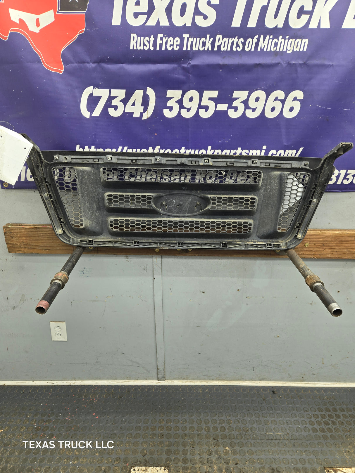 2004-2008 Ford F150 Grill XL - Black 5L3Z8200EA