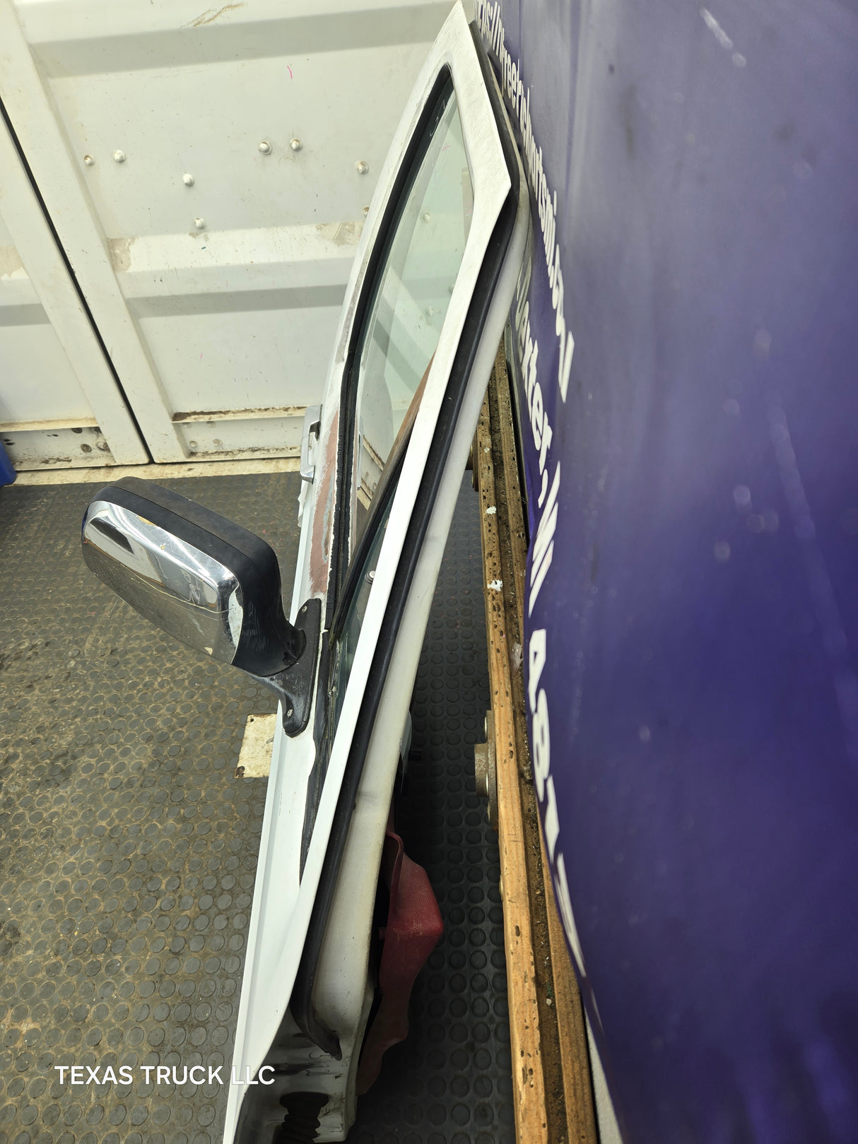 1987-1997 Ford F Series F250 F350 F450 F550 RH Passenger Side Front Door