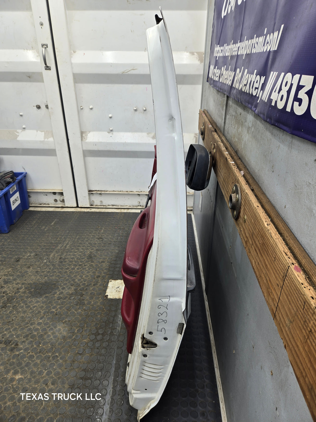 1987-1997 Ford F Series F250 F350 F450 F550 RH Passenger Side Front Door