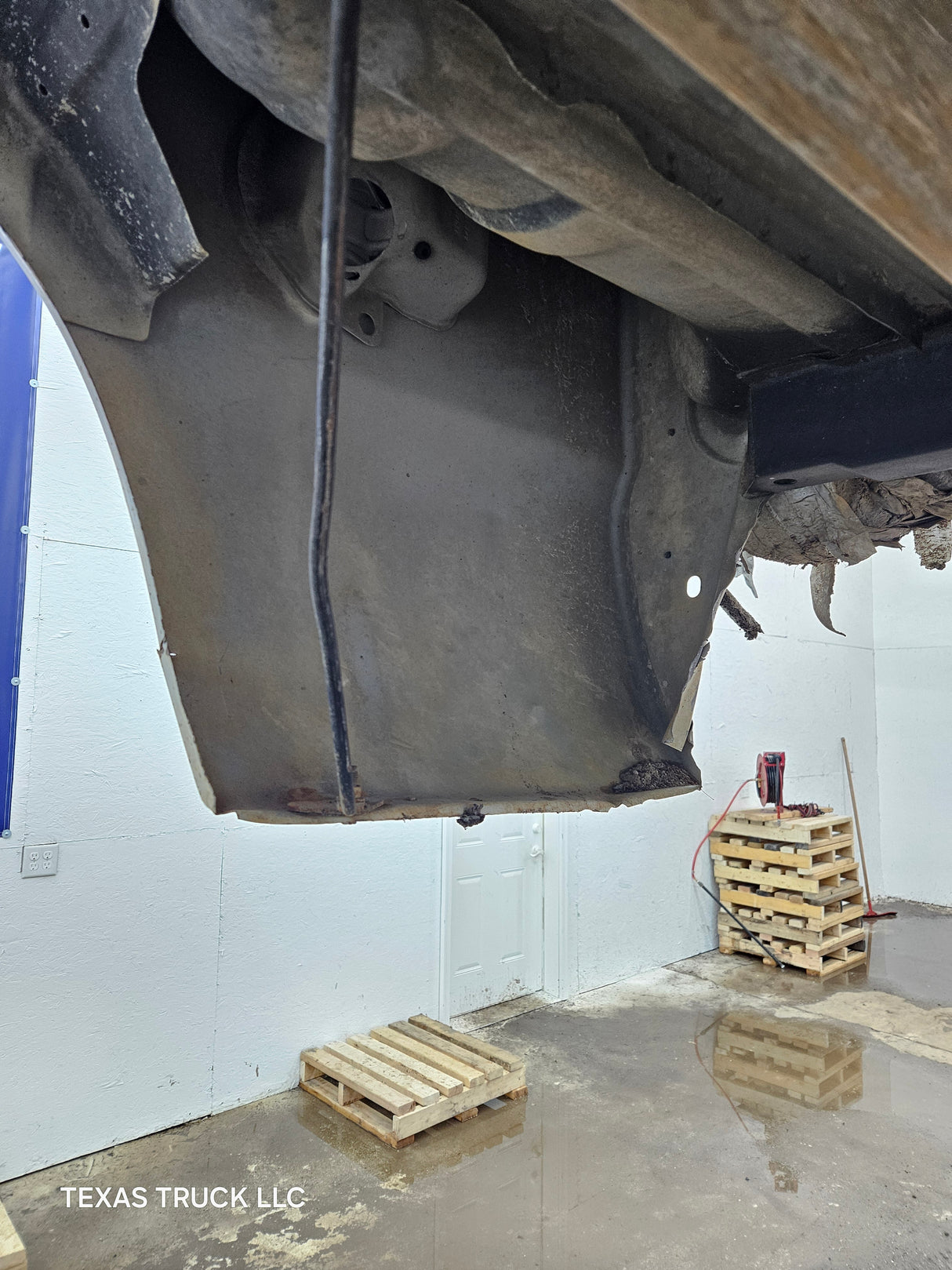 1999-2010 Ford Super Duty F250 F350 6' 9" Short Truck Bed