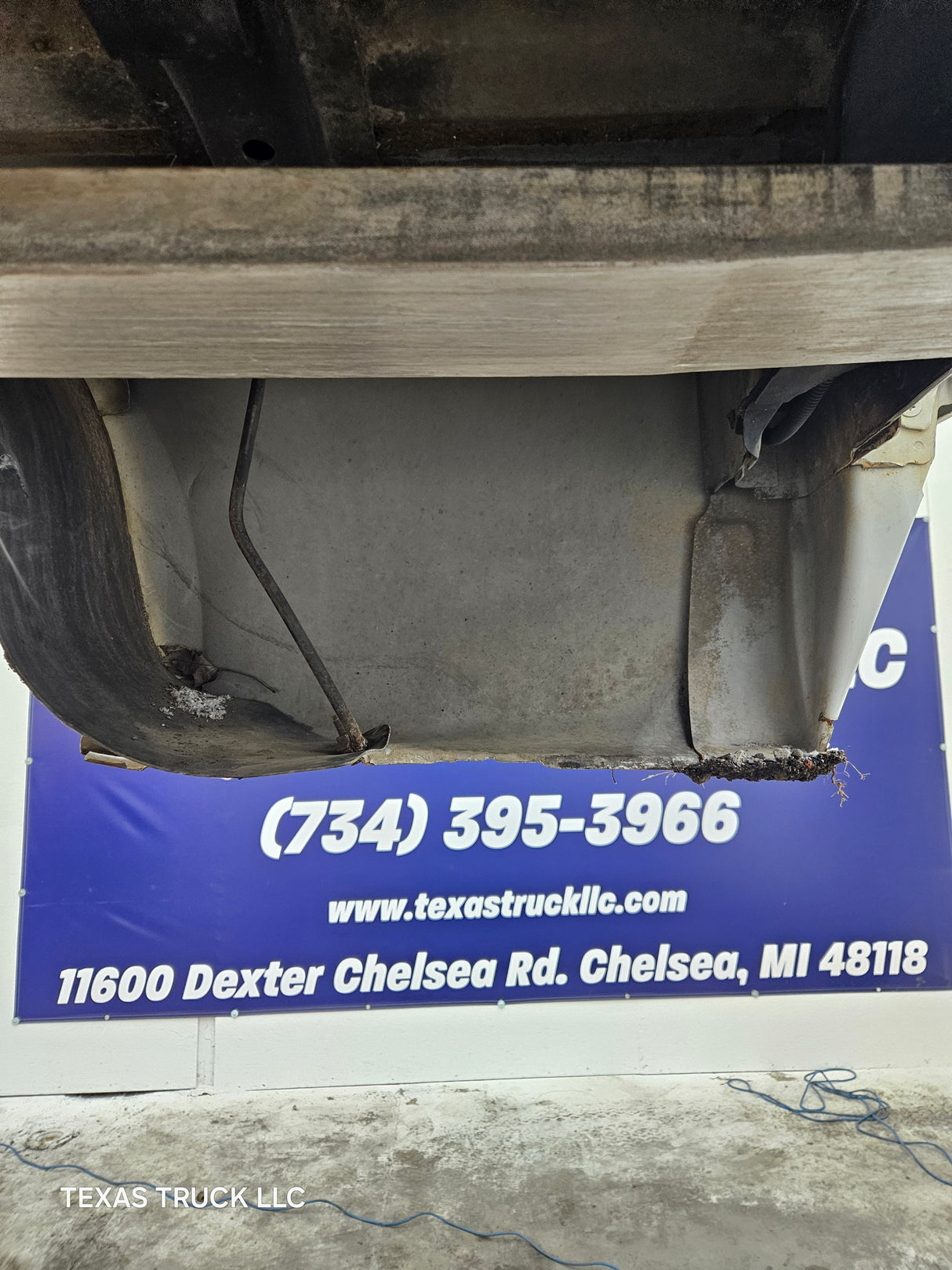 1999-2010 Ford Super Duty F250 F350 6' 9" Short Truck Bed