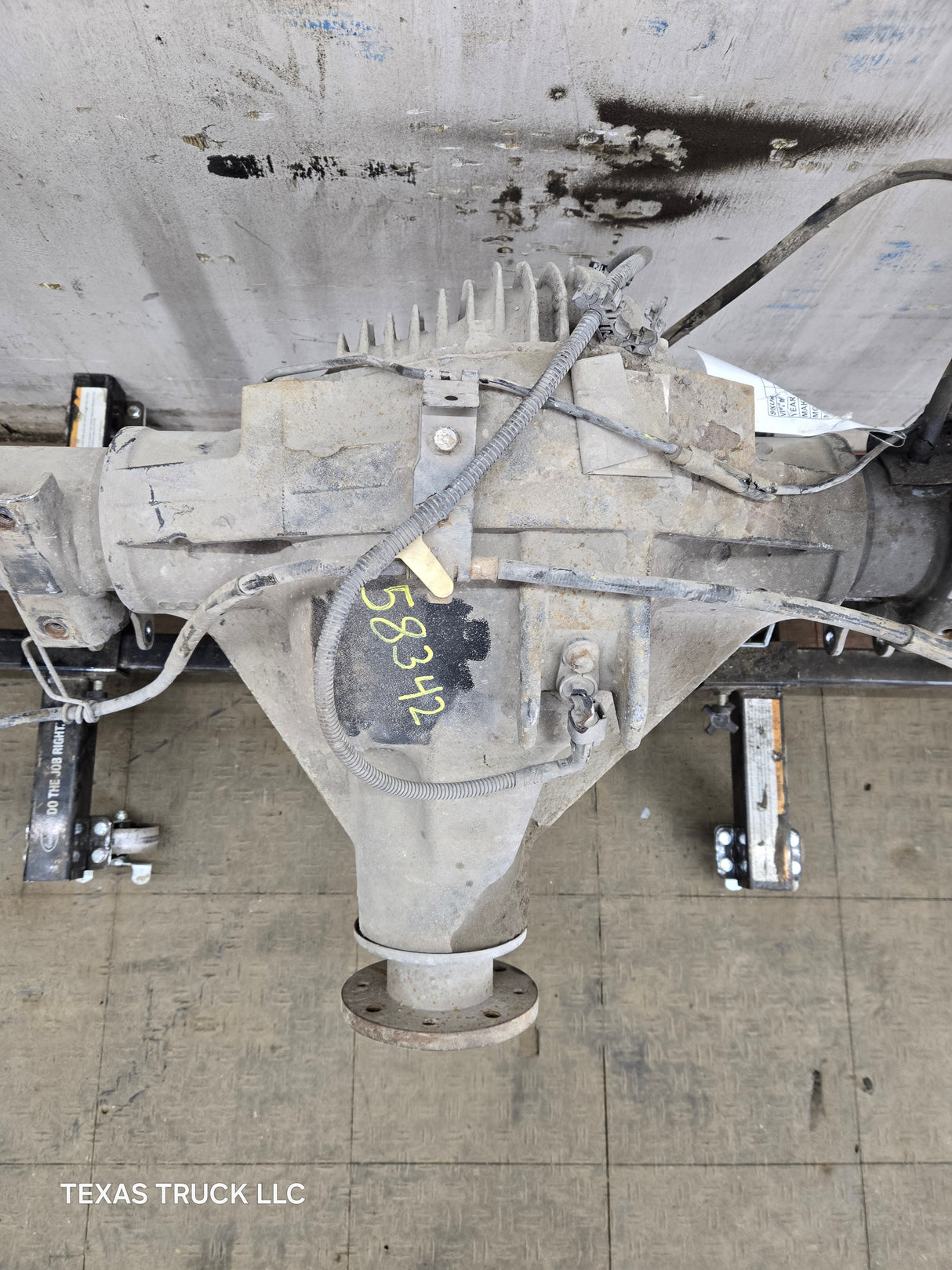 2013-2016 Ford Super Duty F350 Cab Chassis Rear Axle 3.73 Gear Ratio Rear End 179k miles