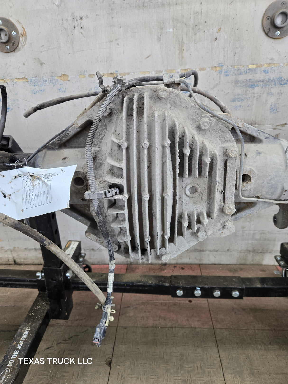 2013-2016 Ford Super Duty F350 Cab Chassis Rear Axle 3.73 Gear Ratio Rear End 179k miles