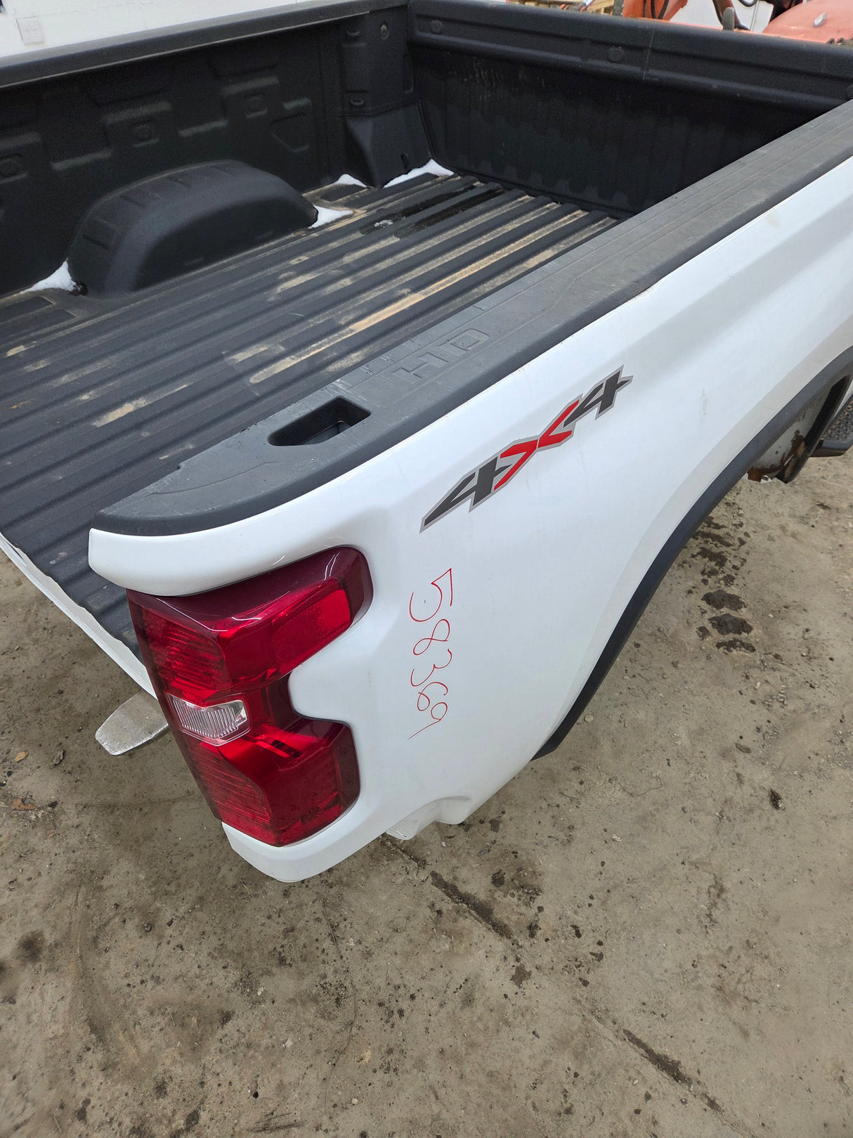 2019-2025 Chevrolet Silverado 2500 3500 HD 6' 6" Short Truck Bed