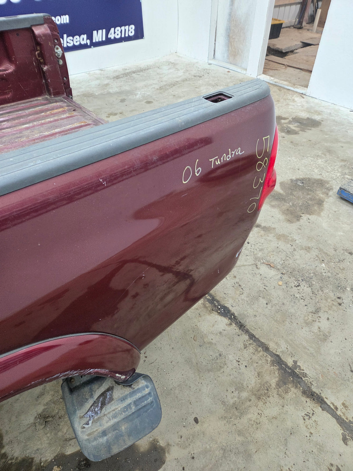1999-2006 Toyota Tundra Short Bed 6' 5" Truck Bed