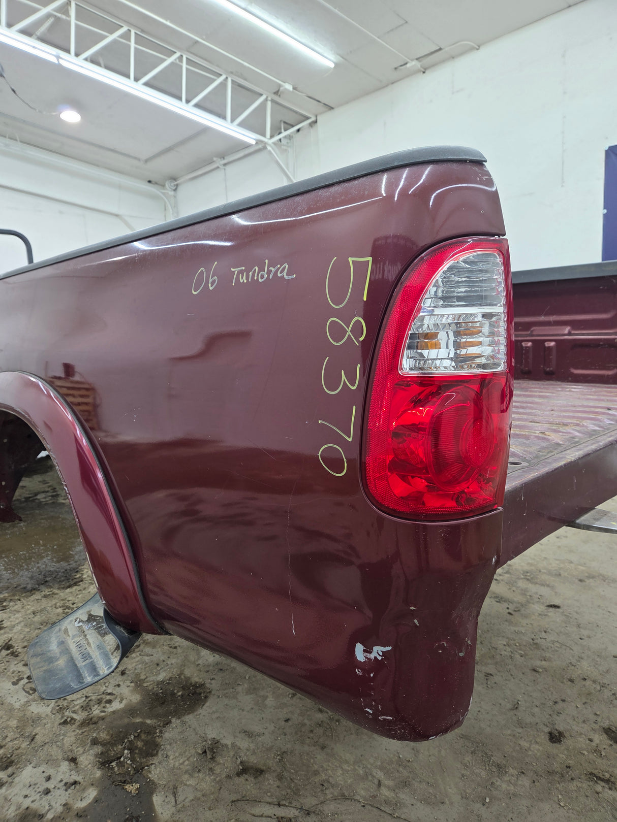 1999-2006 Toyota Tundra Short Bed 6' 5" Truck Bed
