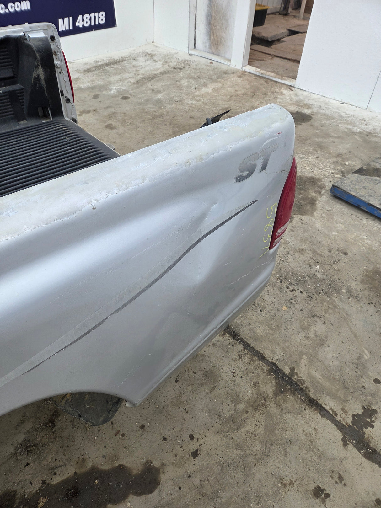 1997-2004 Dodge Dakota 2nd Gen Long Bed