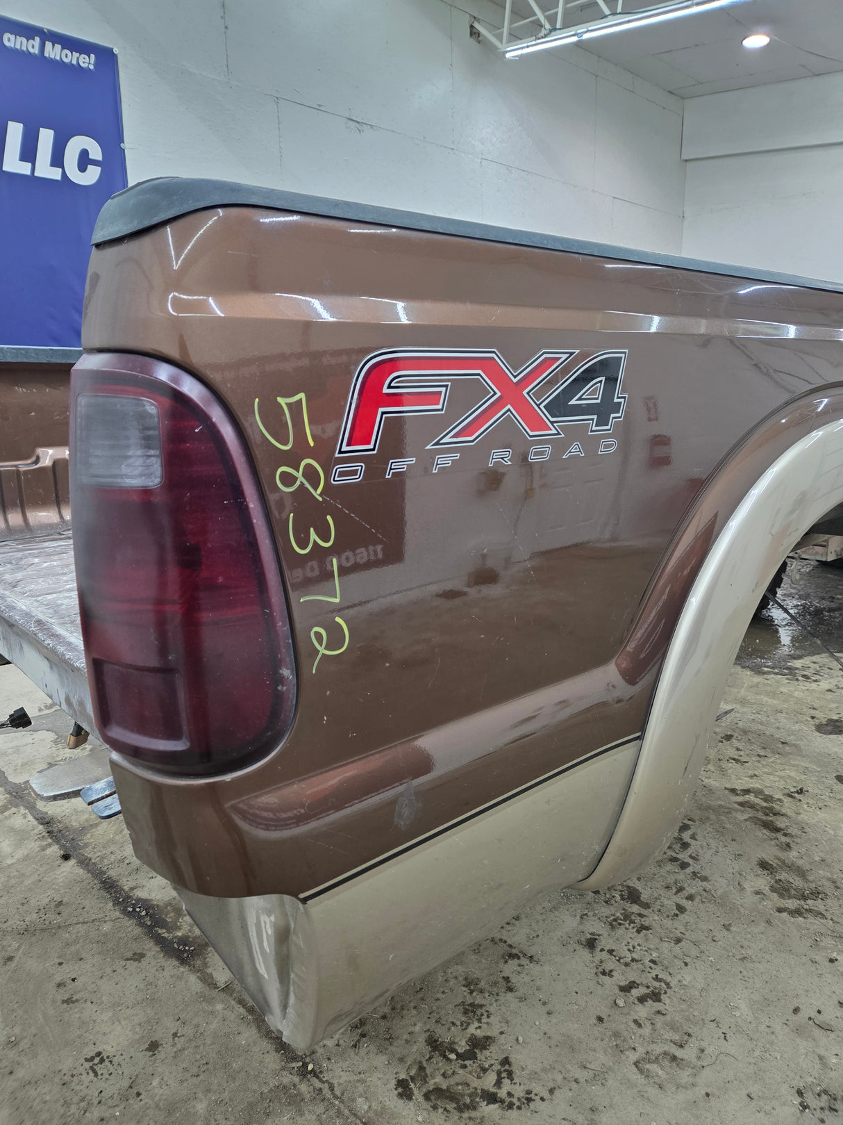 2011-2016 Ford F250 F350 Super Duty 6' 9" Short Truck Bed