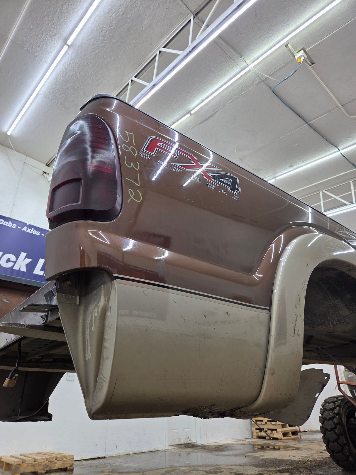 2011-2016 Ford F250 F350 Super Duty 6' 9" Short Truck Bed