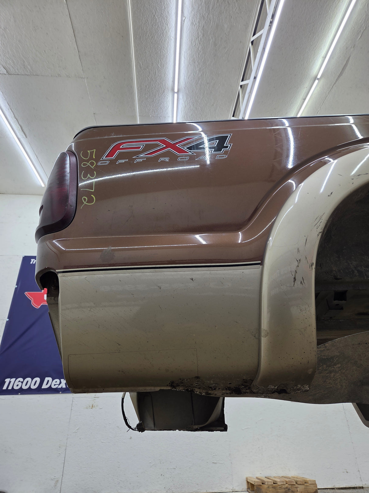 2011-2016 Ford F250 F350 Super Duty 6' 9" Short Truck Bed