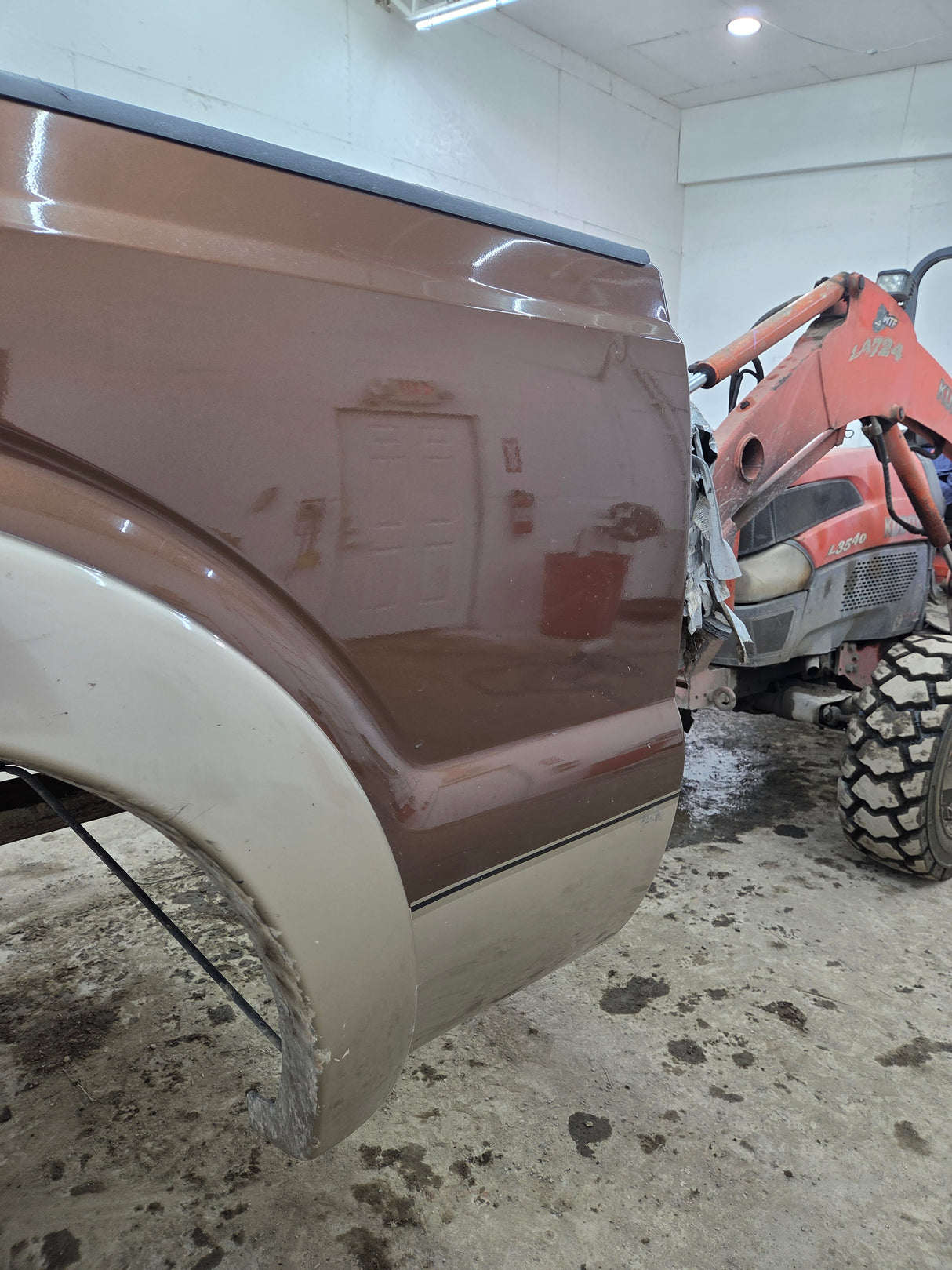 2011-2016 Ford F250 F350 Super Duty 6' 9" Short Truck Bed
