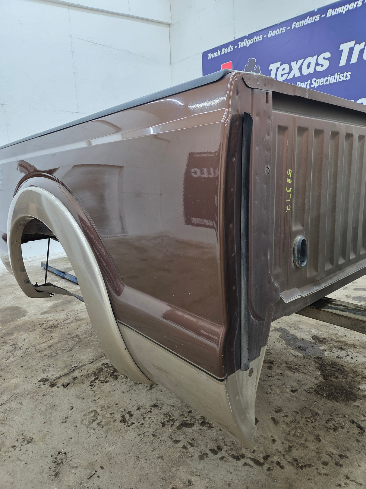 2011-2016 Ford F250 F350 Super Duty 6' 9" Short Truck Bed