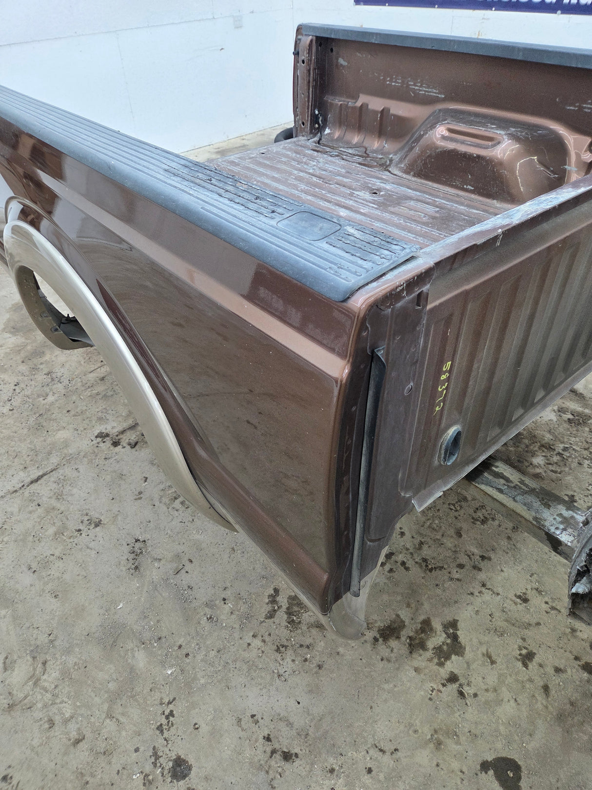 2011-2016 Ford F250 F350 Super Duty 6' 9" Short Truck Bed