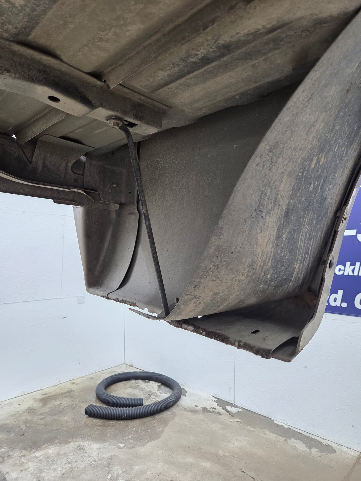 2011-2016 Ford F250 F350 Super Duty 6' 9" Short Truck Bed