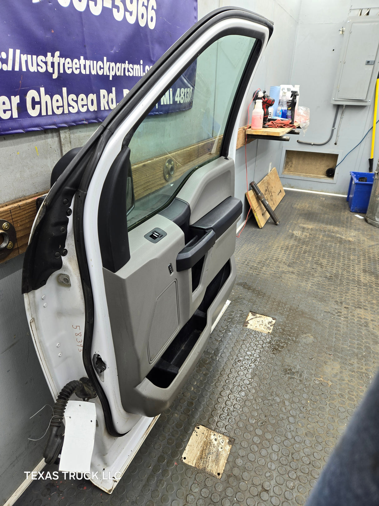 2015-2022 Ford F150 / Super Duty Passenger Side Front Door RH F250 F350 F450 F550