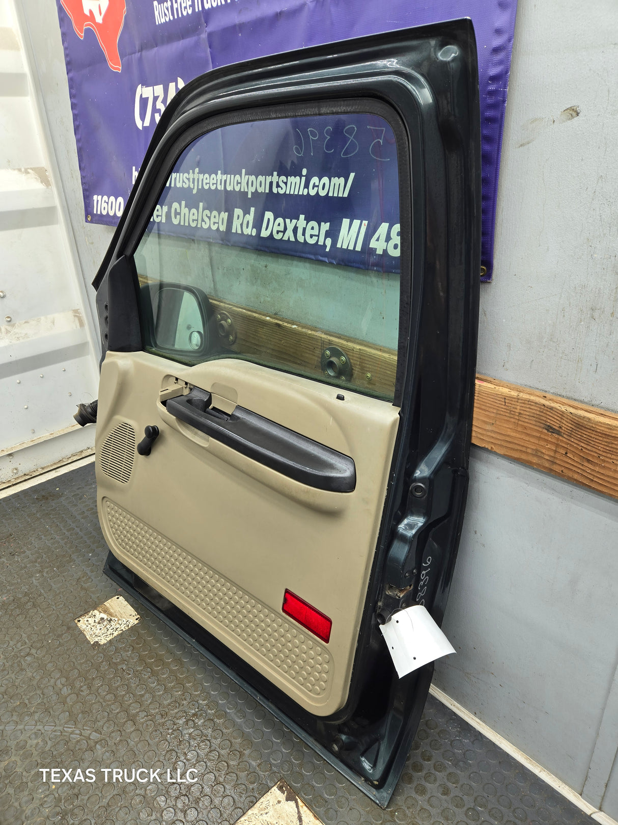 1999-2011 Ford Super Duty / Excursion Front Passenger RH Door F250 F350 F450 F550