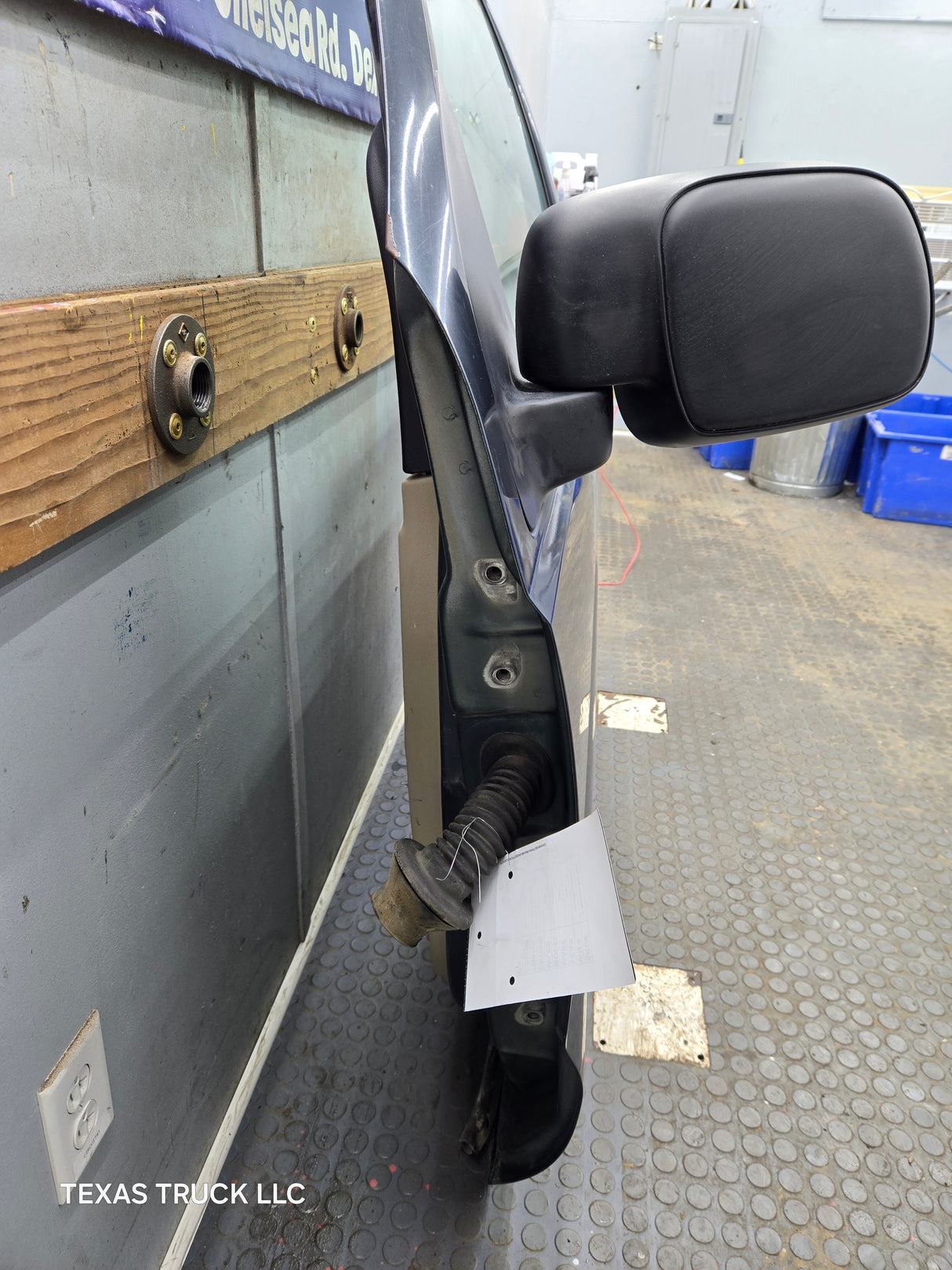 1999-2011 Ford Super Duty LH Driver Side Front Door F250 F350 F450 F550