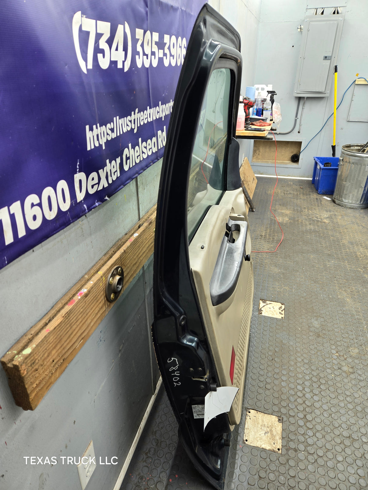 1999-2011 Ford Super Duty LH Driver Side Front Door F250 F350 F450 F550