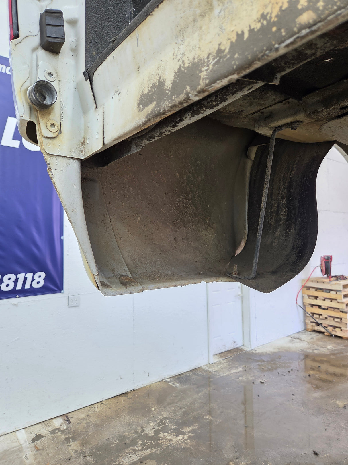 1999-2010 Ford Super Duty F250 F350 6' 9" Short Truck Bed