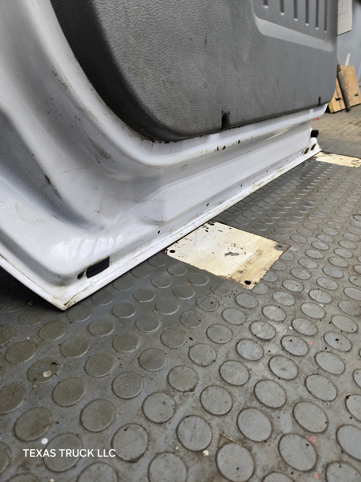 2012-2016 Ford Super Duty Passenger Side Front Door RH F250 F350 F450 F550 - Oxford White