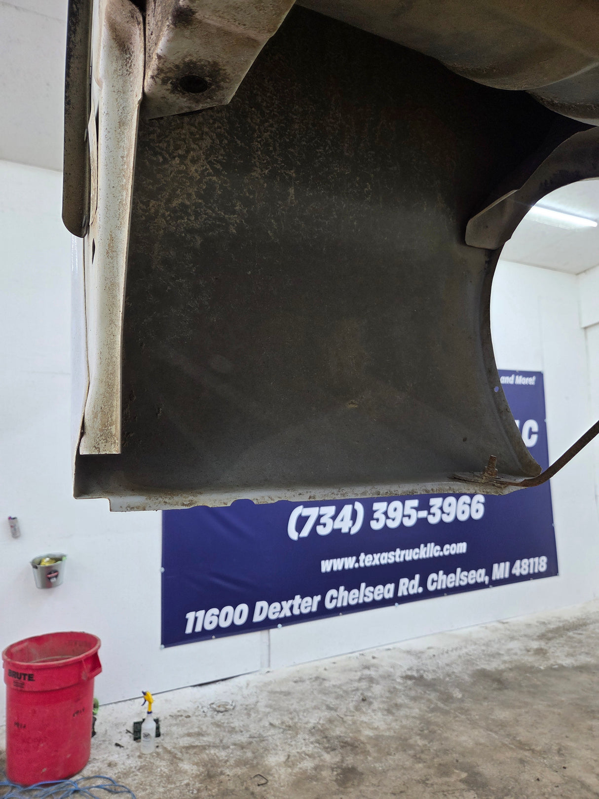 1999-2010 Ford Super Duty F250 F350 6' 9" Short Truck Bed