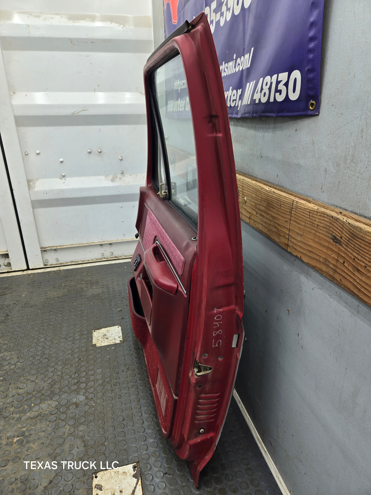 1987-1997 Ford F Series F250 F350 F450 F550 Passenger Side Front Door RH