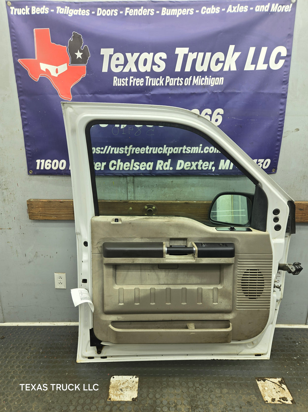 1999-2011 Ford Super Duty LH Driver Side Front Door F250 F350 F450 F550