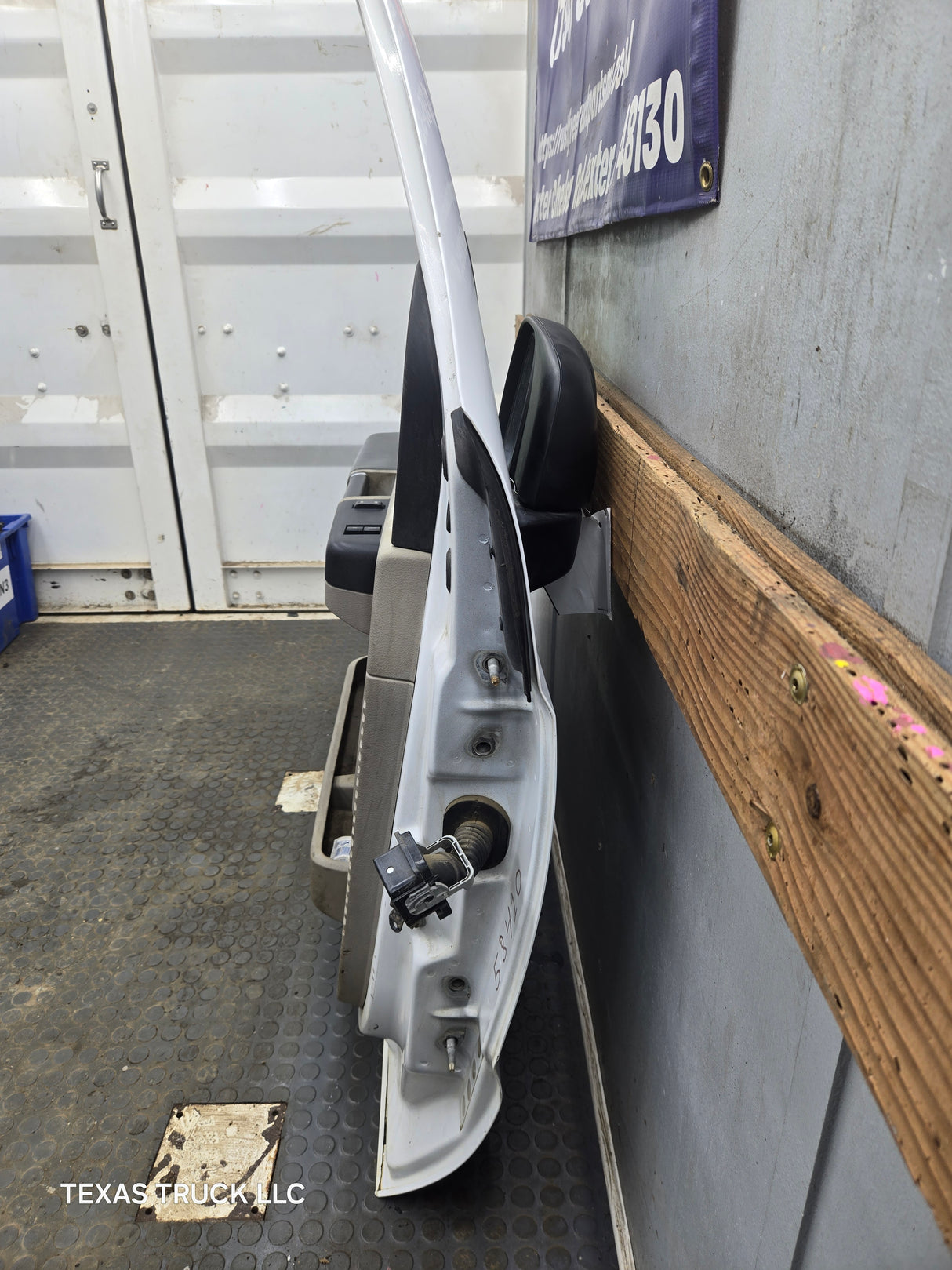1999-2011 Ford Super Duty LH Driver Side Front Door F250 F350 F450 F550