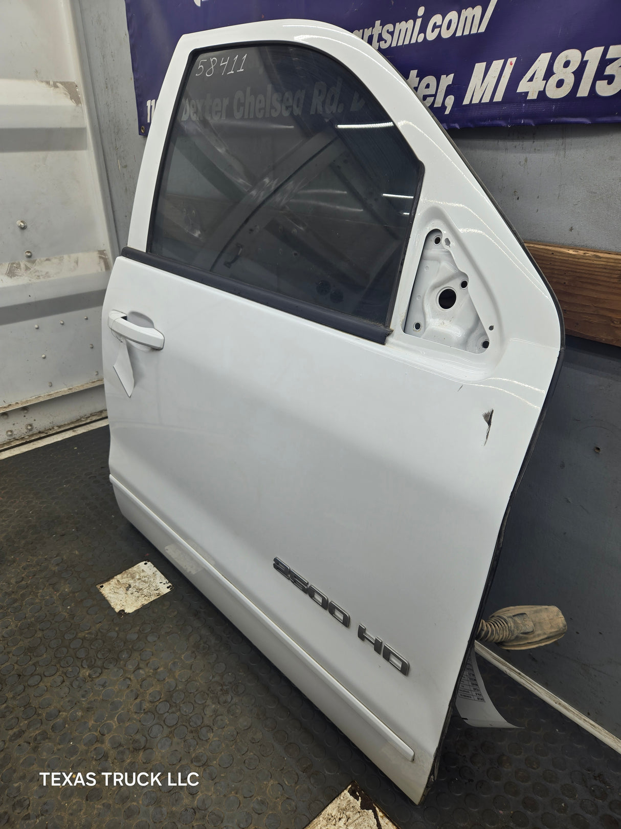 2014-2019 Chevrolet Silverado / GMC Sierra RH Front Passenger Side Crew Cab Door 1500 25000 3500 HD