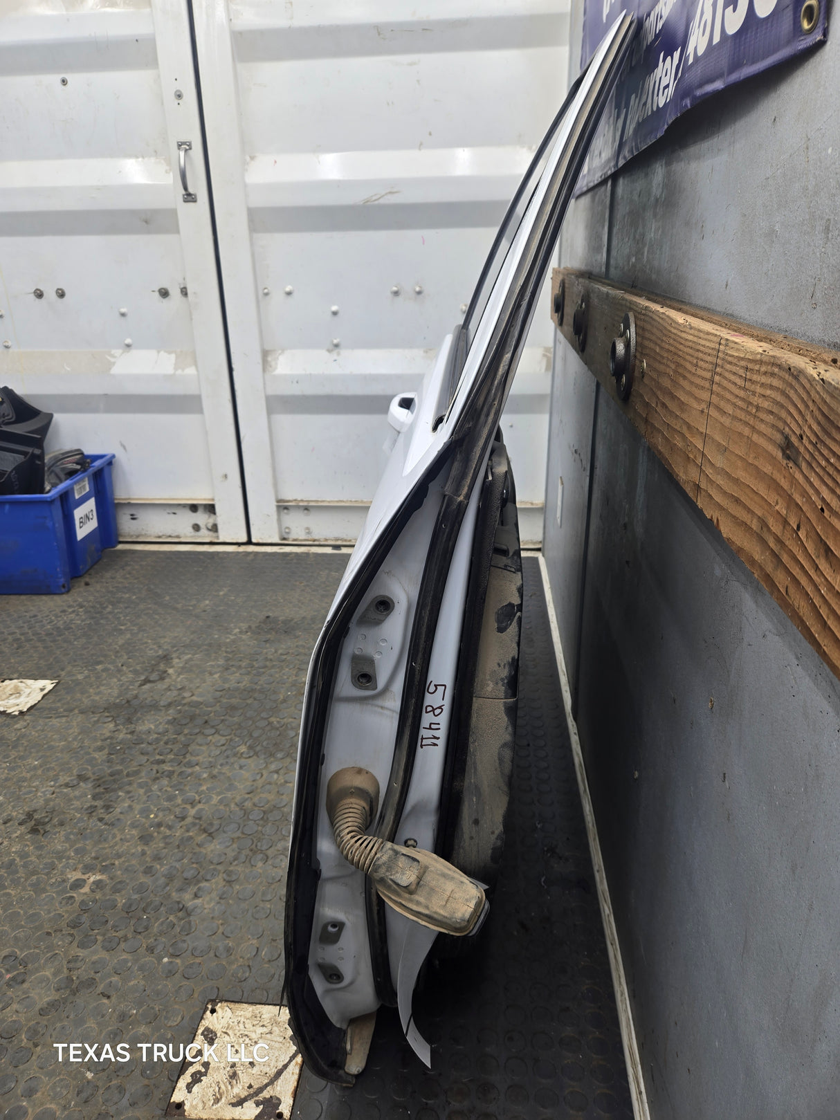 2014-2019 Chevrolet Silverado / GMC Sierra RH Front Passenger Side Crew Cab Door 1500 25000 3500 HD
