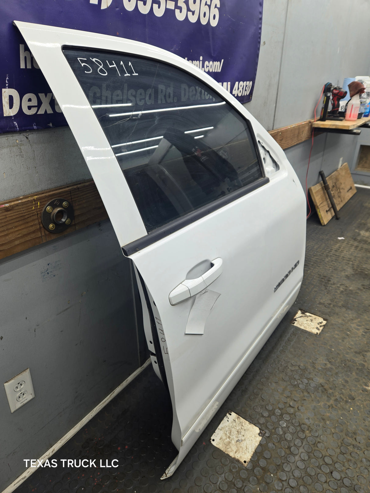 2014-2019 Chevrolet Silverado / GMC Sierra RH Front Passenger Side Crew Cab Door 1500 25000 3500 HD