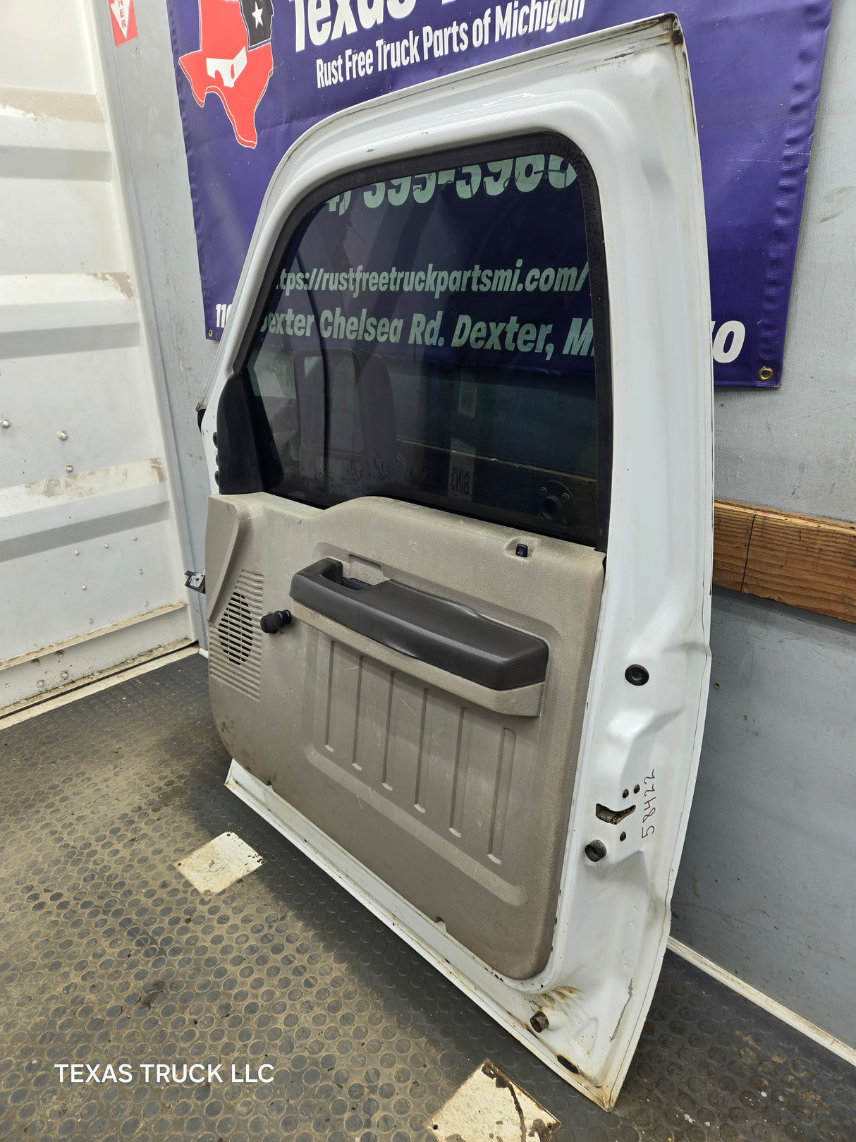 1999-2011 Ford Super Duty / Excursion Front Passenger RH Door F250 F350 F450 F550