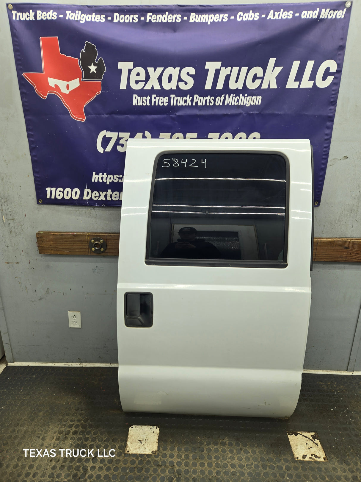1999-2011 Ford Super Duty F250 F350 F450 F550 RH Crew Cab Passenger Side Rear Door