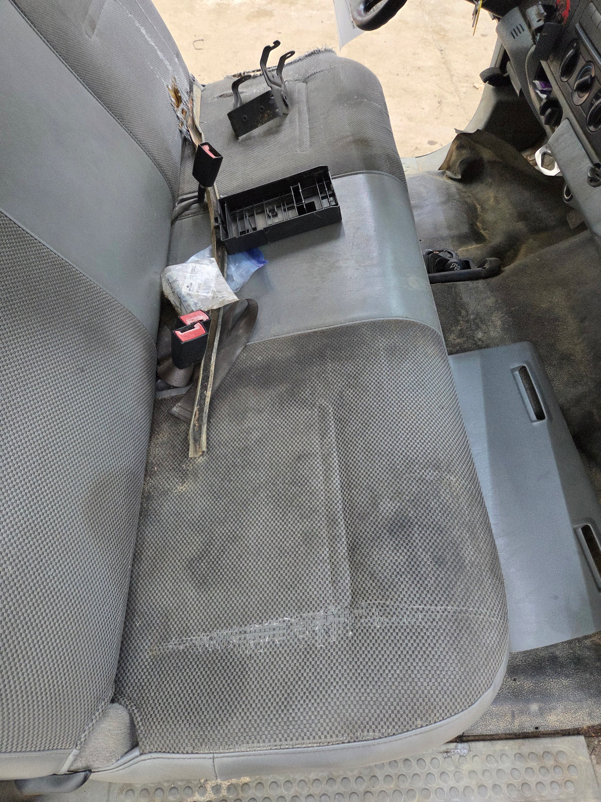 1999-2007 Ford Super Duty F250 F350 F450 F550 XLT 4 Door Crew Cab