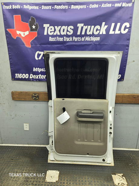2008-2011 Ford Super Duty F250 F350 F450 F550 RH Crew Cab Passenger Side Rear Door