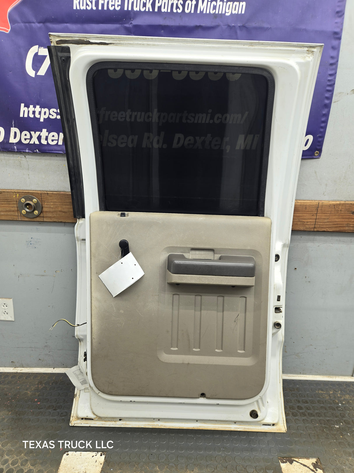 1999-2011 Ford Super Duty F250 F350 F450 F550 RH Crew Cab Passenger Side Rear Door