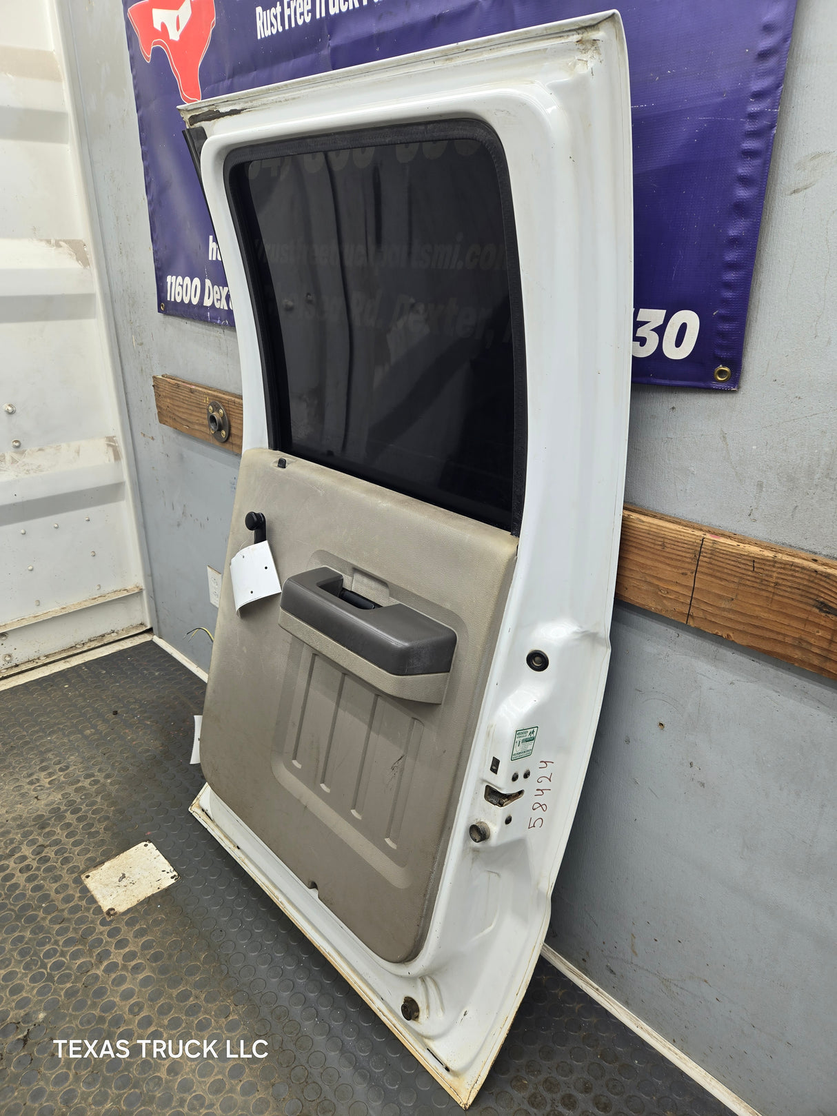 1999-2011 Ford Super Duty F250 F350 F450 F550 RH Crew Cab Passenger Side Rear Door