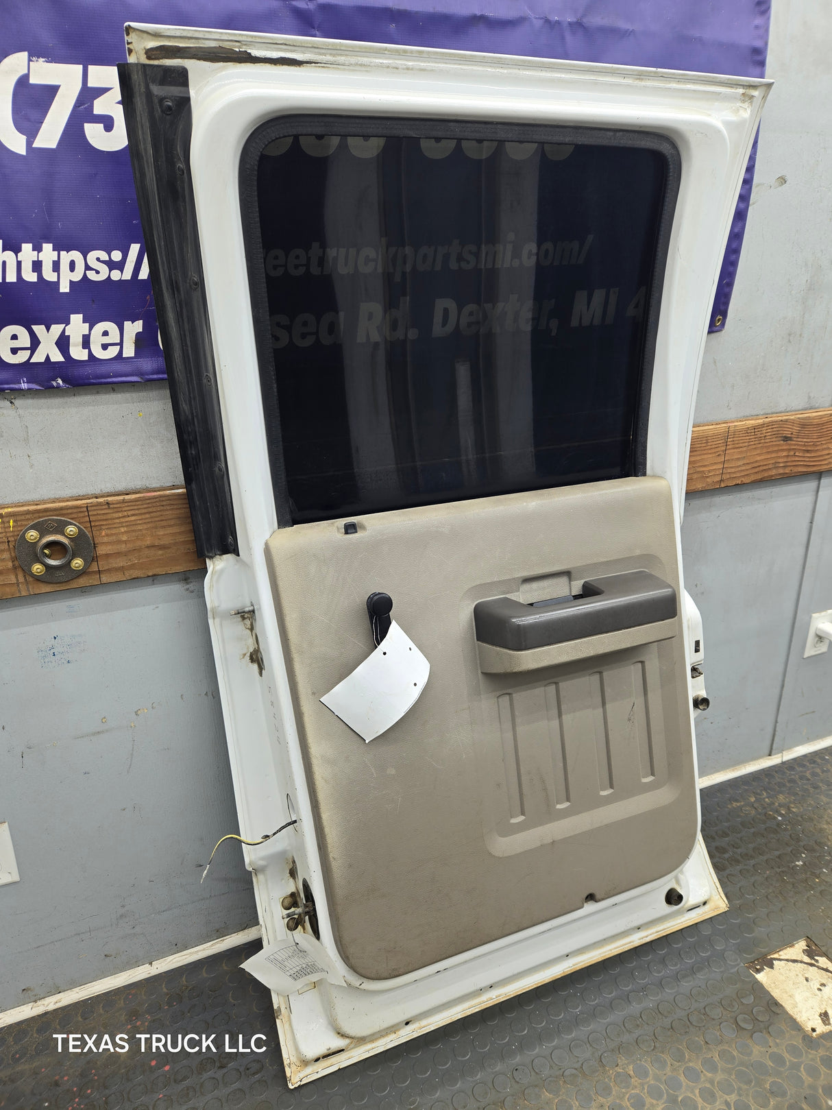 1999-2011 Ford Super Duty F250 F350 F450 F550 RH Crew Cab Passenger Side Rear Door