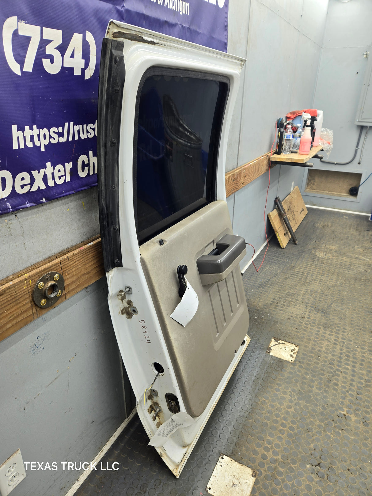 1999-2011 Ford Super Duty F250 F350 F450 F550 RH Crew Cab Passenger Side Rear Door