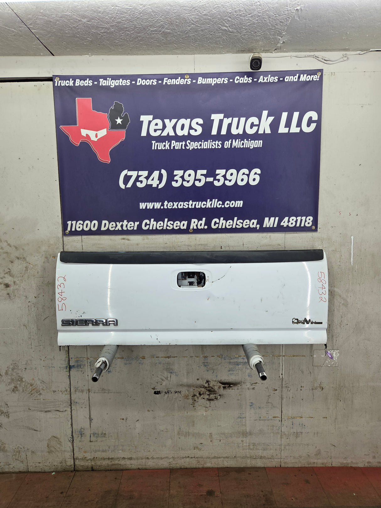 1999-2007 Chevrolet Silverado / GMC Sierra 1500 2500 3500 Tailgate