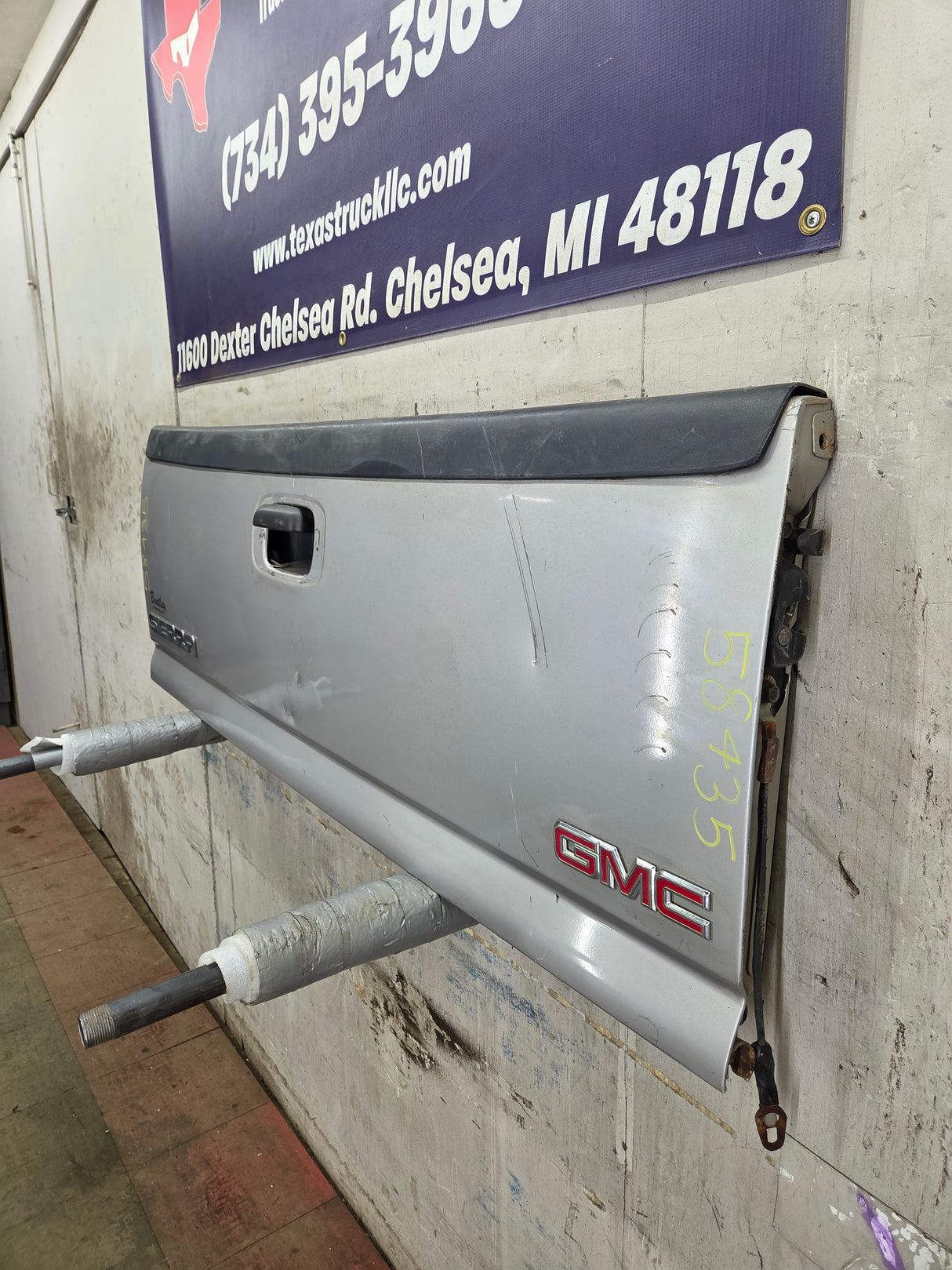 1999-2007 Chevrolet Silverado / GMC Sierra 1500 2500 3500 Tailgate