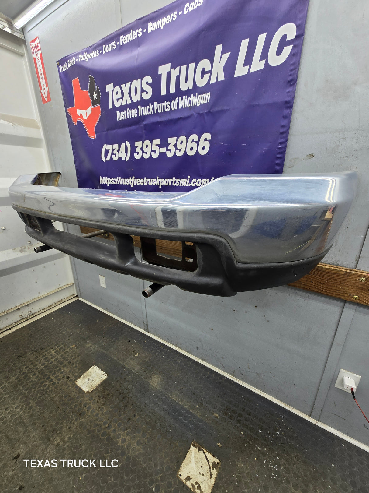 1999-2004 Ford Super Duty F250 F350 F450 F550 Excursion Front Bumper
