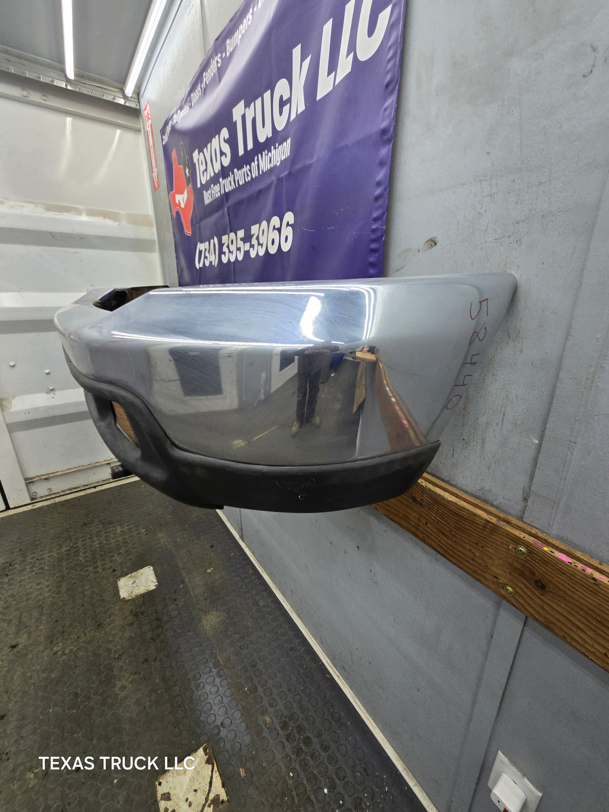 1999-2004 Ford Super Duty F250 F350 F450 F550 Excursion Front Bumper