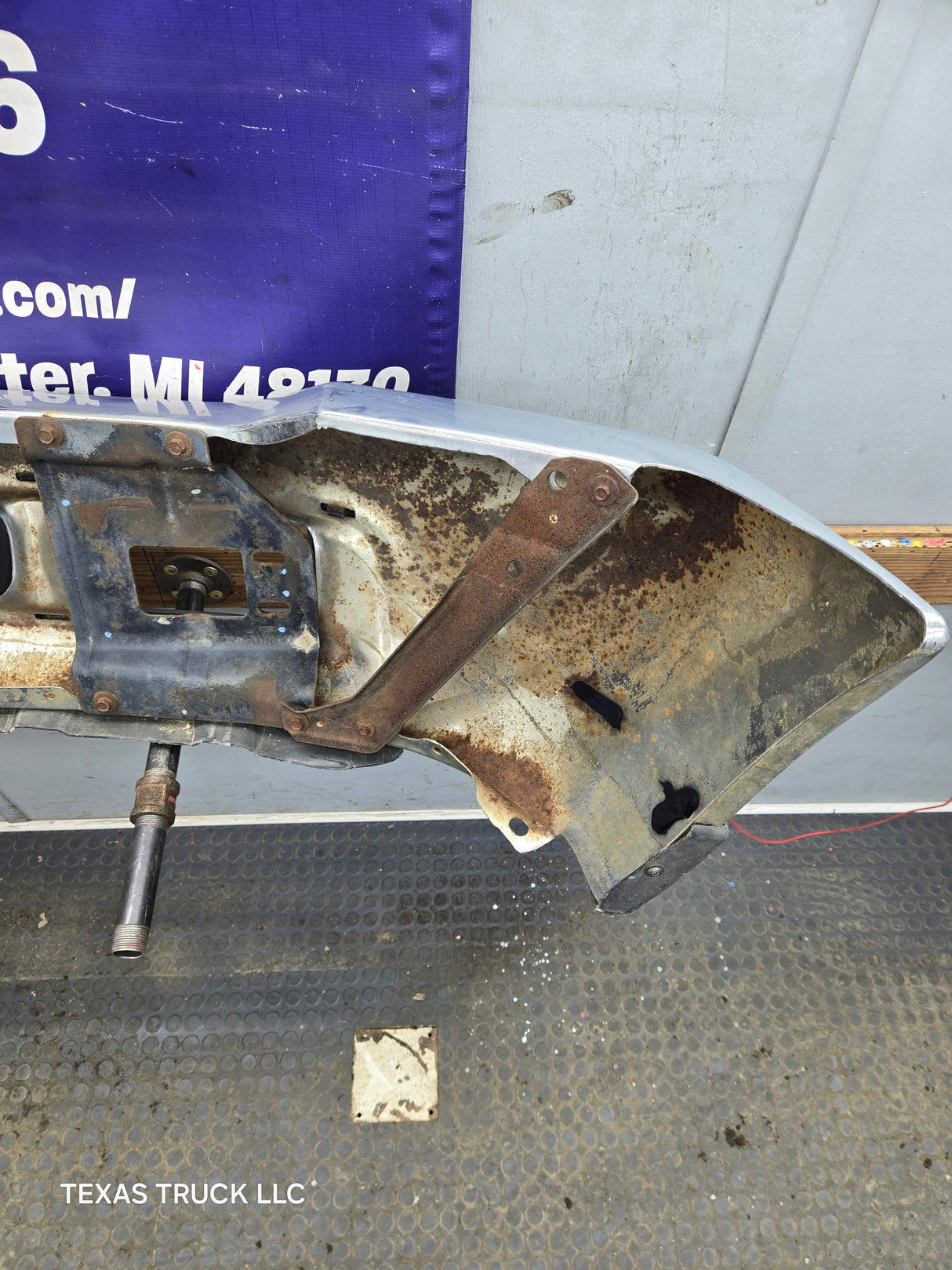 1999-2004 Ford Super Duty F250 F350 F450 F550 Excursion Front Bumper