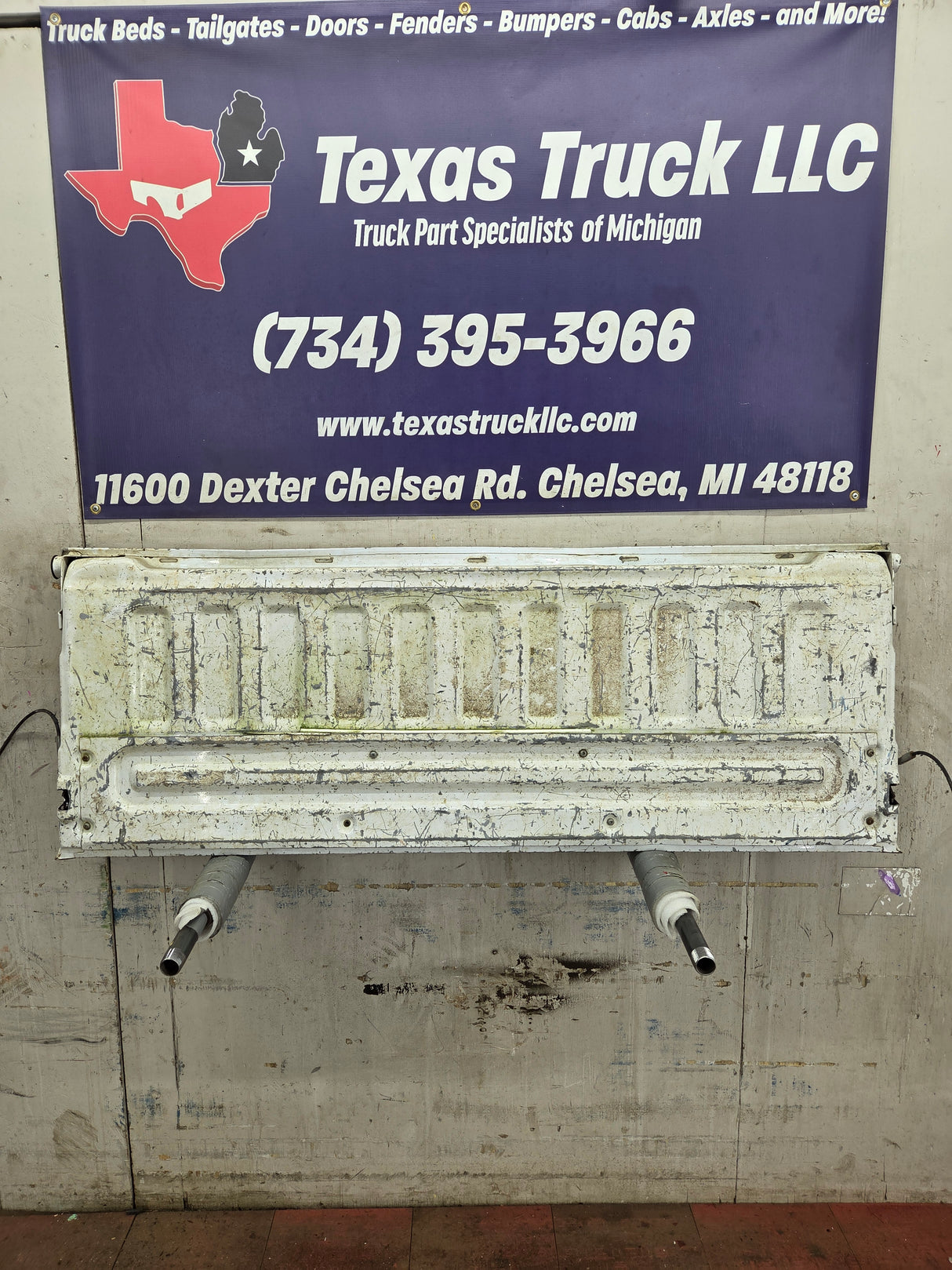 1997-2003 F150 / 1999-2007 Ford F250 F350 F450 F550 Super Duty Tailgate