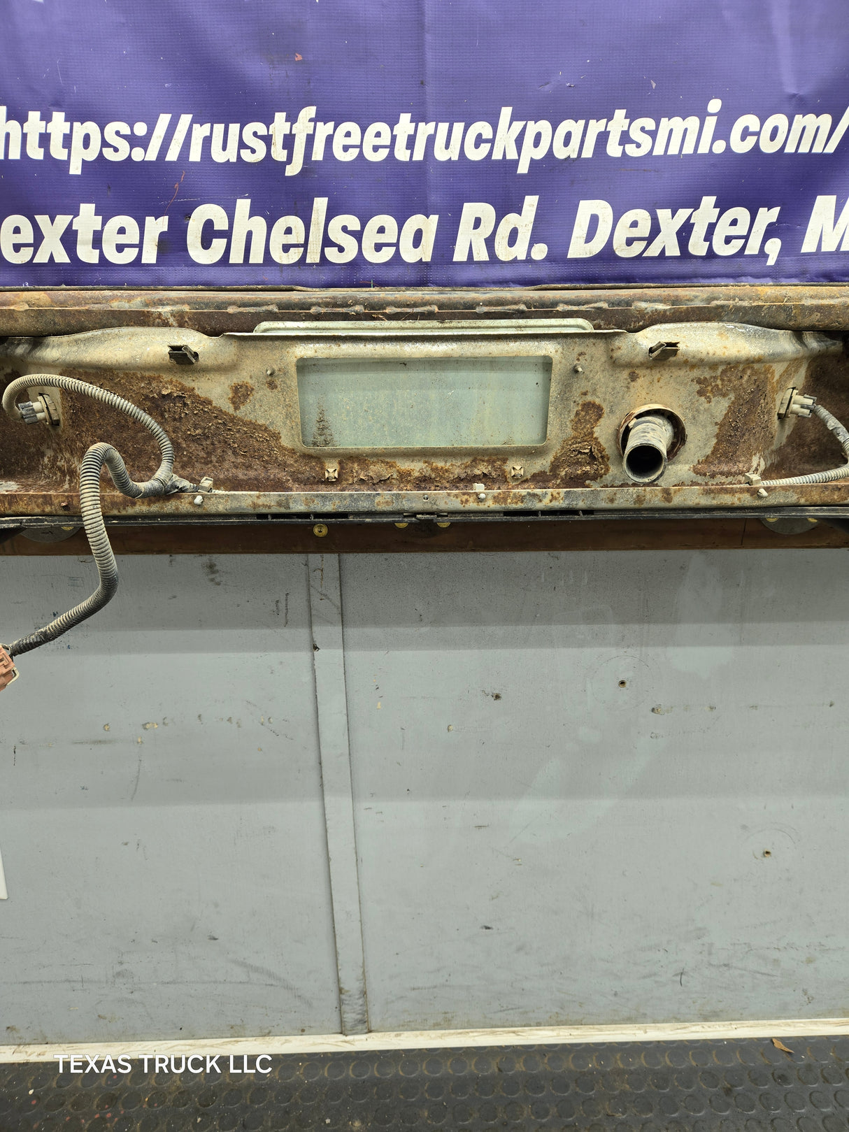1999-2007 Chevrolet Silverado / GMC Sierra 1500 Rear Bumper