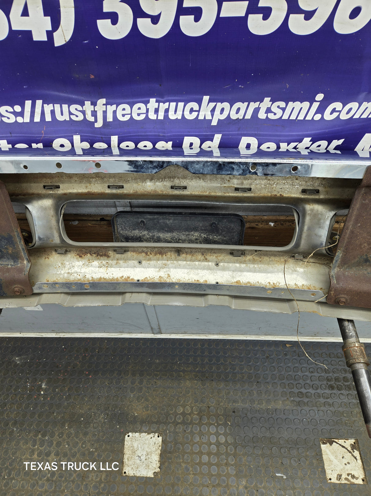 1999-2004 Ford Super Duty F250 F350 F450 F550 Excursion Front Bumper