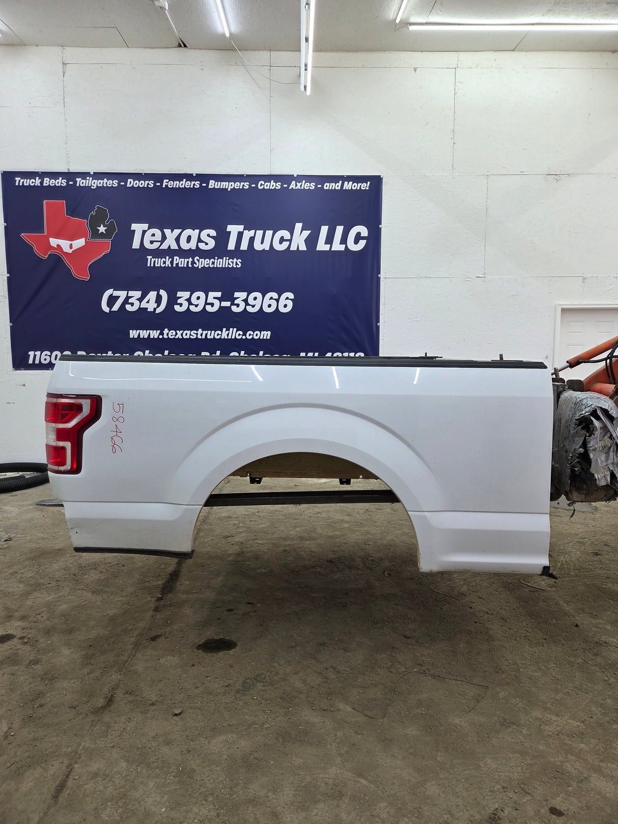 2015-2020 Ford F150 6' 6" Short Bed Without Wheel Lip Molding CNG BED