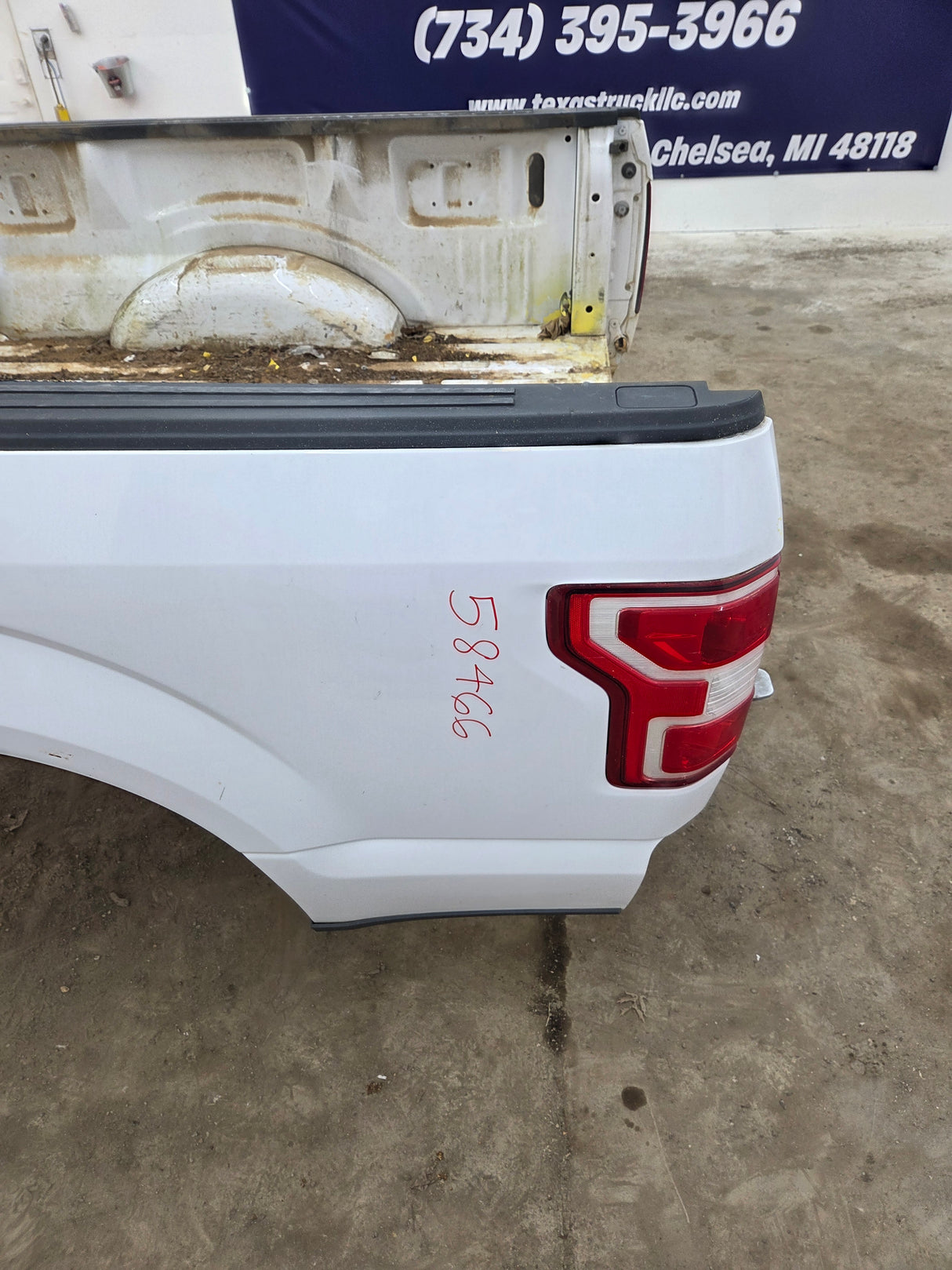 2015-2020 Ford F150 6' 6" Short Bed Without Wheel Lip Molding CNG BED